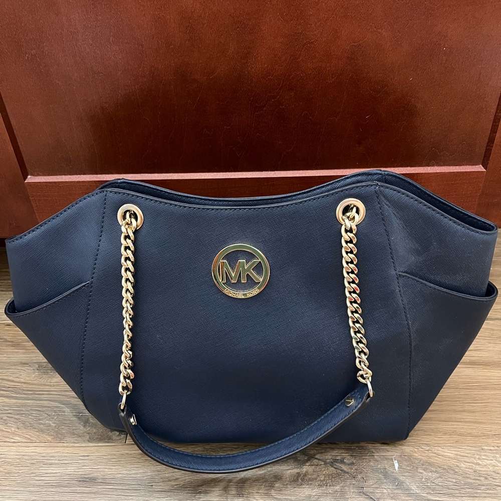 Michael Kors Medium Jet Set bag
